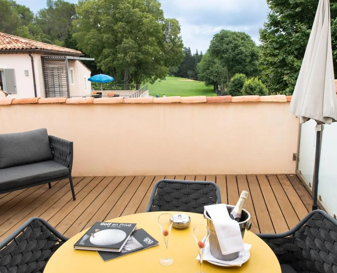 Hotel Golf & Spa Chateau De La Begude The Originals Collection Valbonne 4*,