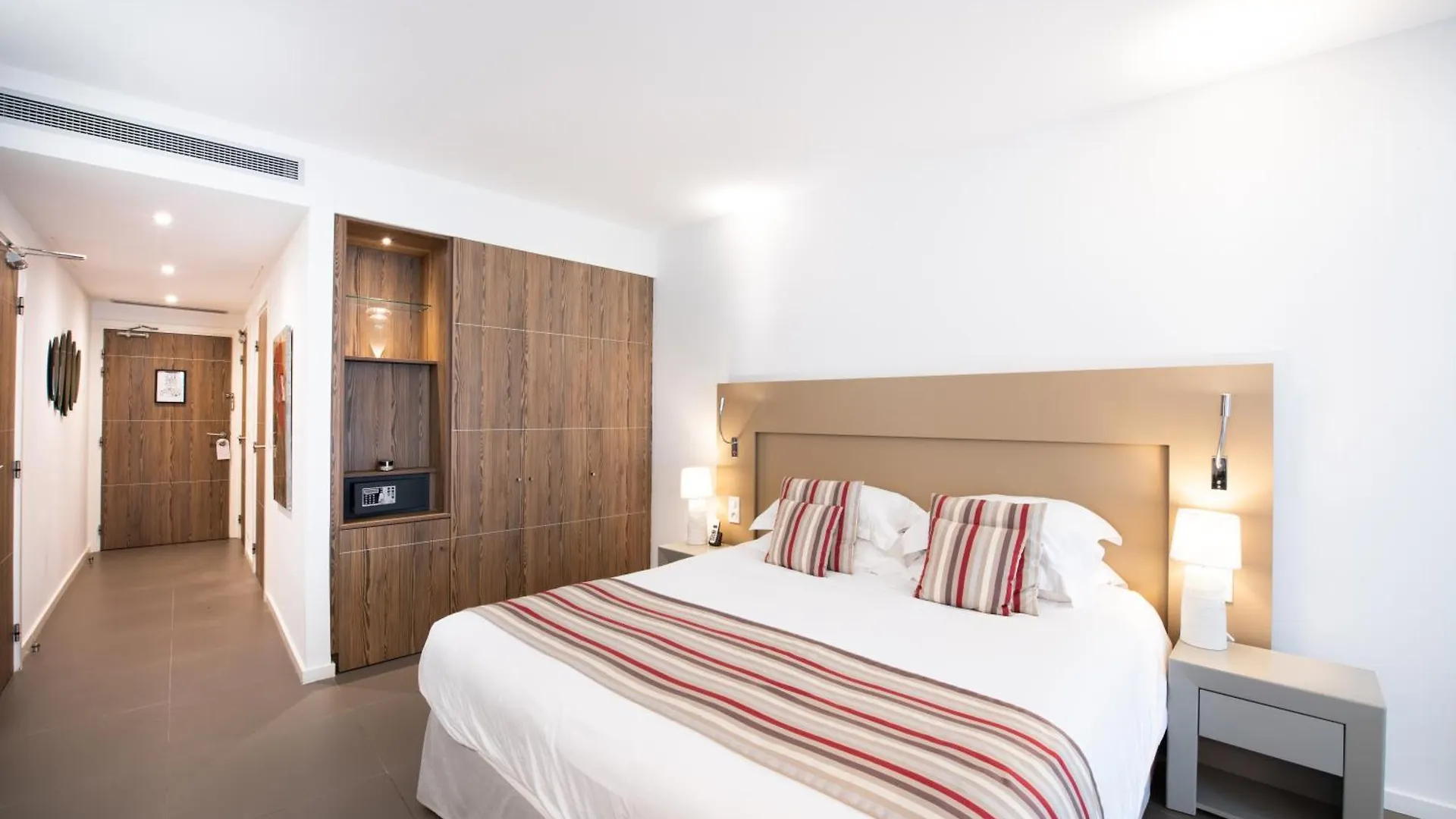 Hotel Golf & Spa Chateau De La Begude The Originals Collection Valbonne France